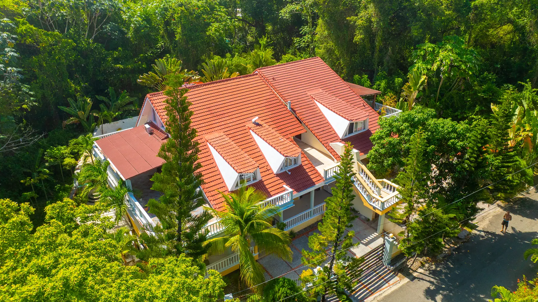 Casa Estrellas Mirabal — villa with pool in Perla Marina, Cabarete, for sale as a running rental business (12)